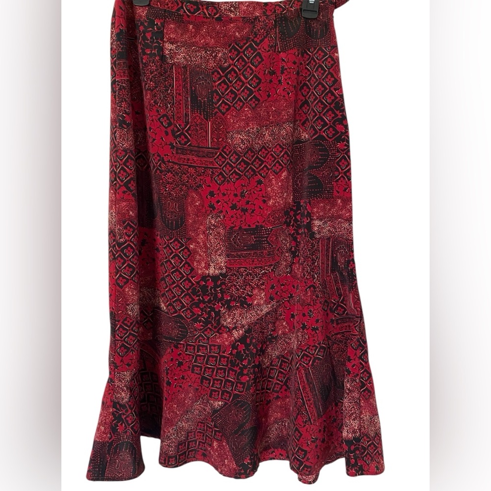 VINTAGE Sag Harbor Red and Black Patterned Skirt
